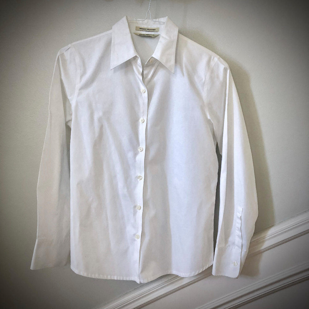 🌟2/$30🌟 Eddie Bauer Women’s White Wrinkle Resistant Button Down Shirt - Picture 2 of 5